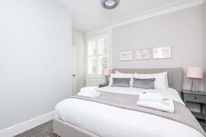 5 habitaciones, tabla de planchar con plancha y wifi gratis 
