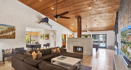 Villa by the Sea🌴 🌊 5 Minute walk to beach