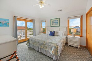 6 bedrooms, free WiFi, bed sheets - Oceanview Home w/ Saltwater Pool, Hot Tub, Game Room, Private Beach Boardwalk (Waves)