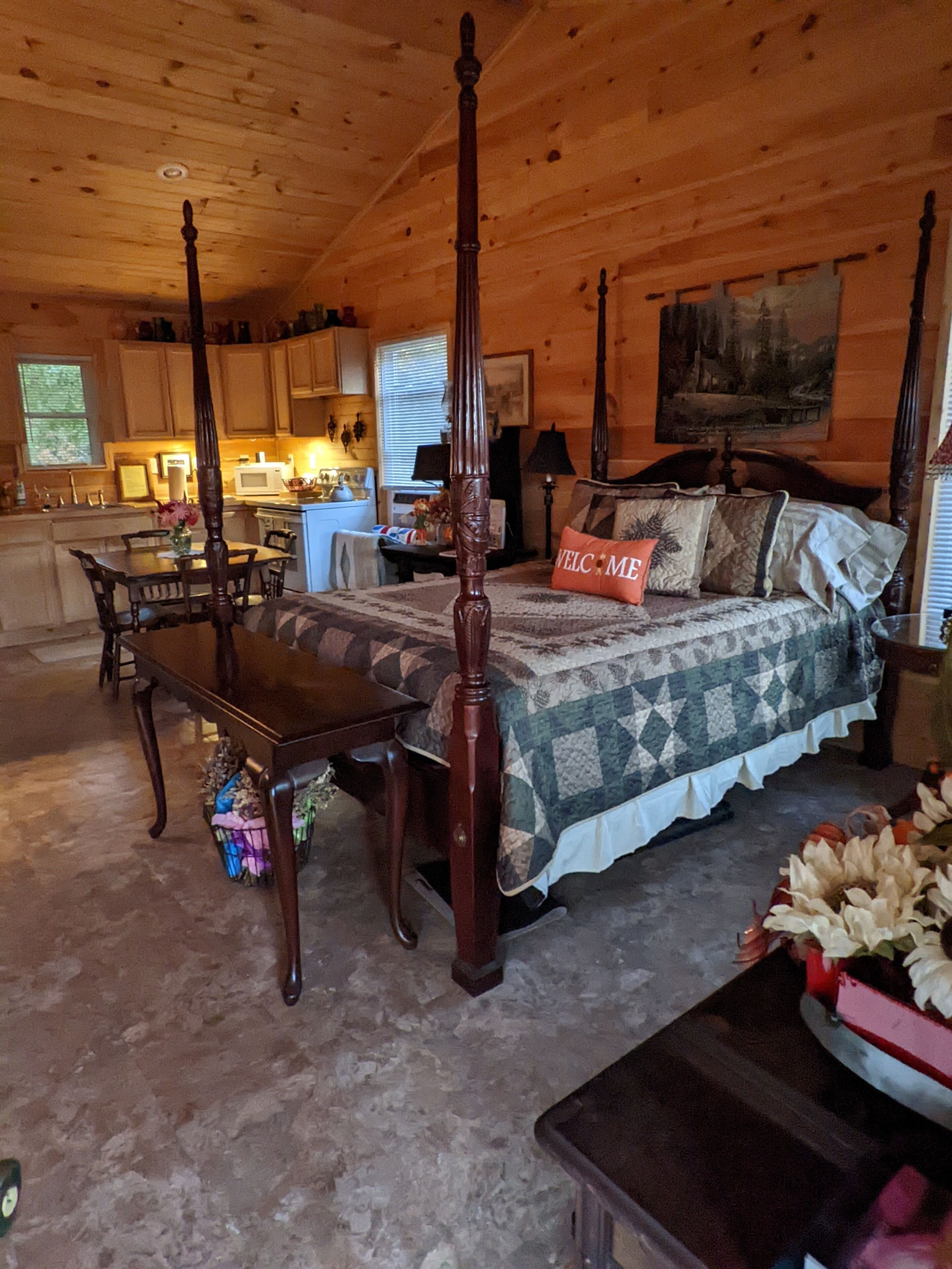  Cabin located on a beautiful Cut Flower Farm with a MOUNTAIN LAKE view