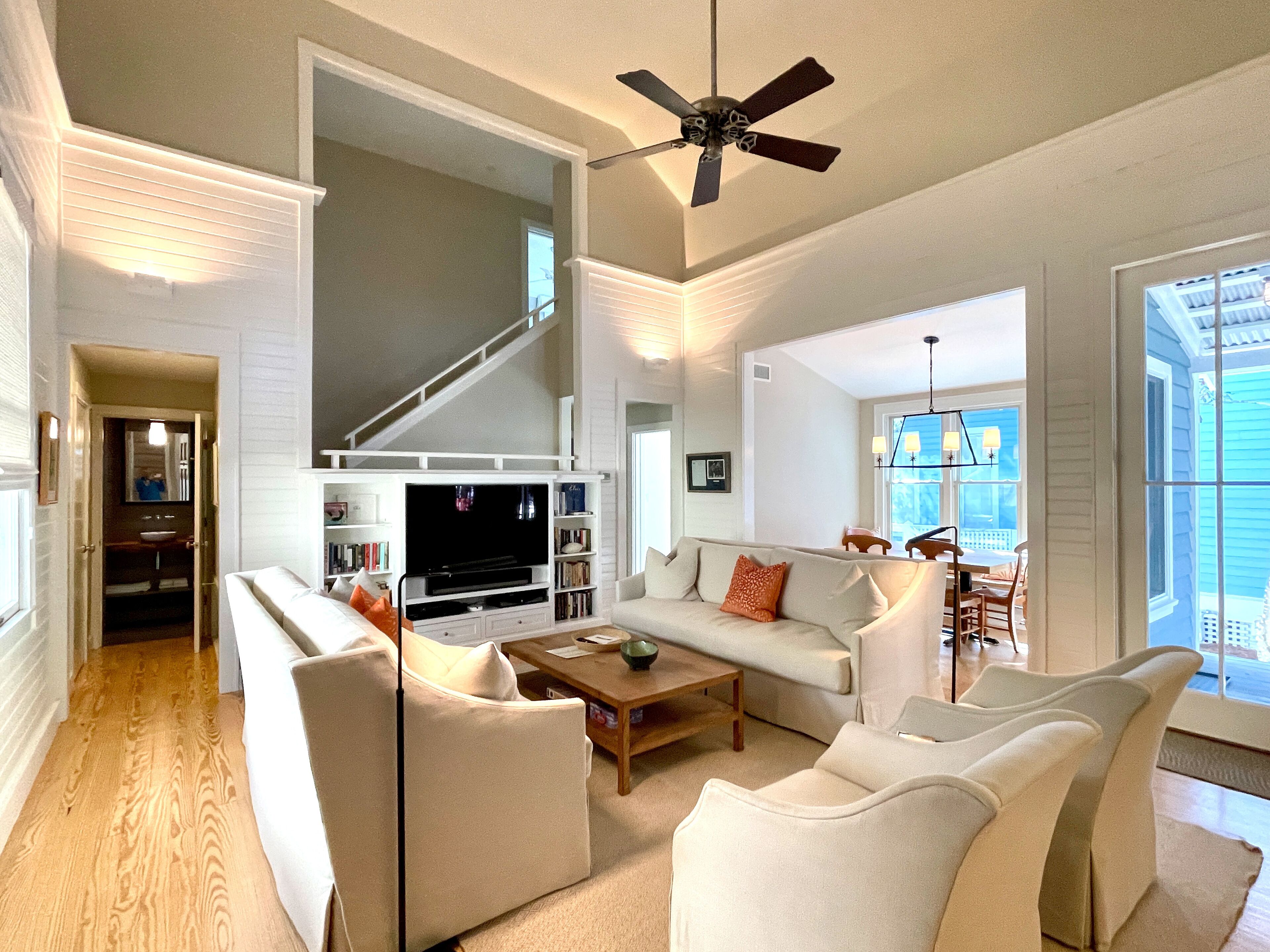 6 HOUSES TO BEACH IN SEASIDE RECENTLY RENOVATED, Blue Suede Shoes