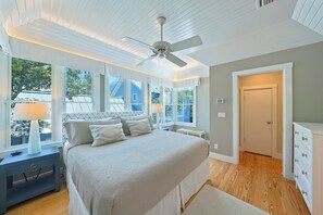 2 bedrooms, iron/ironing board, free WiFi, bed sheets - 6 Houses to Beach in Seaside, Screened Porch, Steps to Restaurants + 2 Bikes! (Santa Rosa Beach)