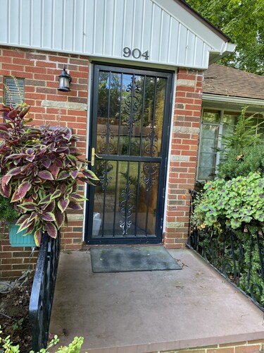 Pet Friendly - 6 mi from National Park, Blossom Music