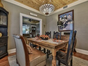 Dining - Apple Cottage by Mountain Oasis | Luxury Downtown Ellijay (Ellijay)