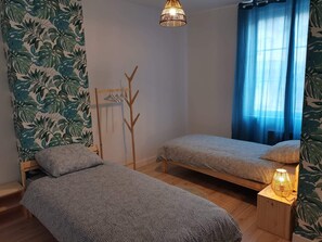 3 bedrooms, desk, WiFi, bed sheets - Newly renovated cottage close to the sea (Fécamp)