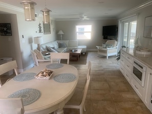 Smart TV - Ocean View Beach Condo (New Smyrna Beach)