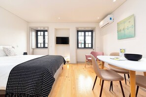 1 bedroom, iron/ironing board, WiFi, bed sheets - Bom Jardim - Studio #2.2 (Porto)