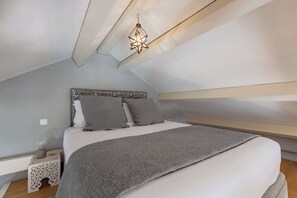 1 bedroom, iron/ironing board, travel cot, WiFi