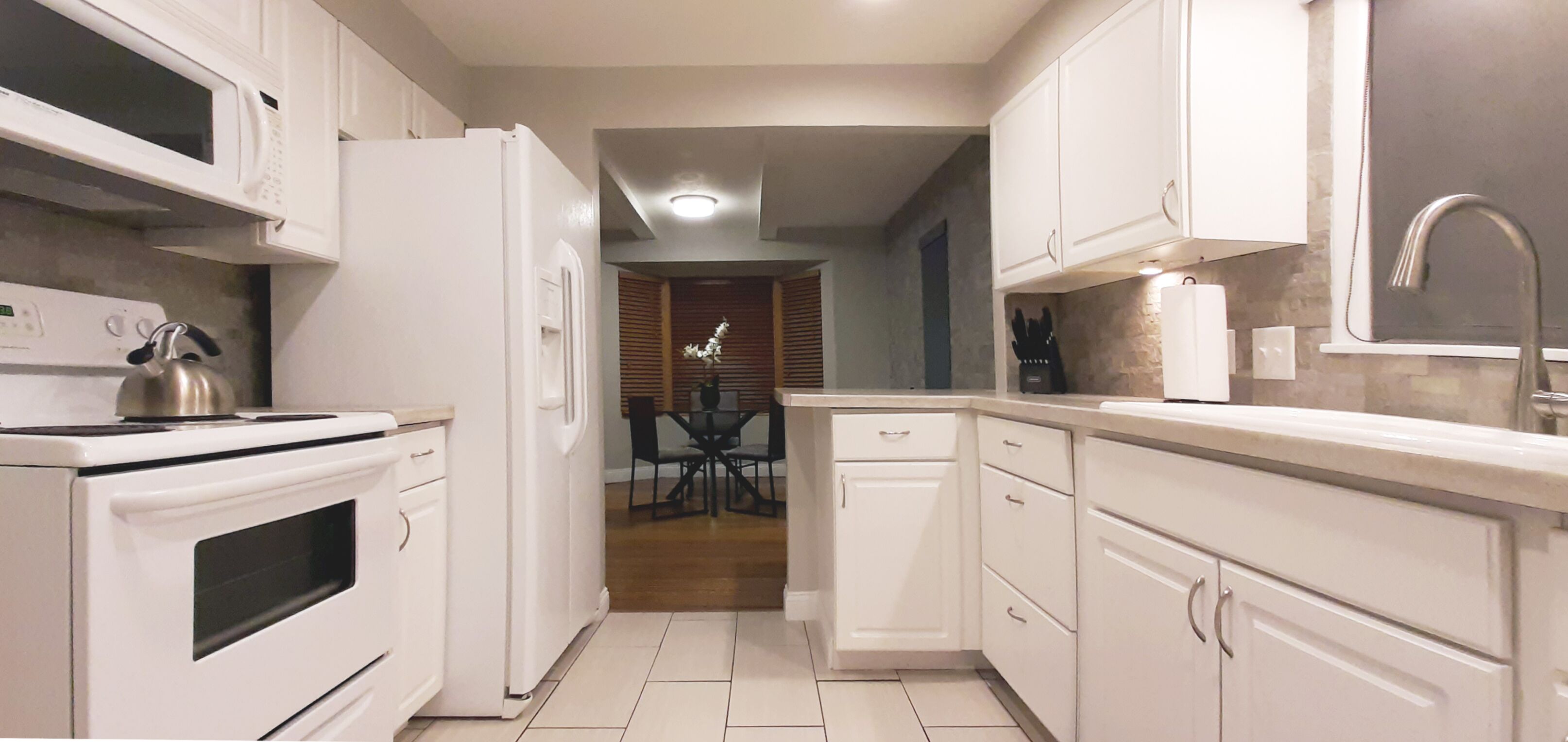 Spacious Single Level House with Power Recliners