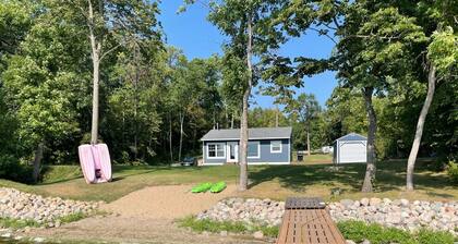 Cozy & Private Lakeside Cabin on Lake Irene – Swim, Fish, Relax