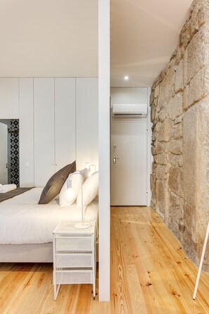 1 bedroom, iron/ironing board, WiFi, bed sheets - Old Town Terrace Studio - DAHOME (Porto)