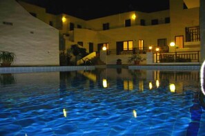 Outdoor pool - Blue Sea (Rethymno)