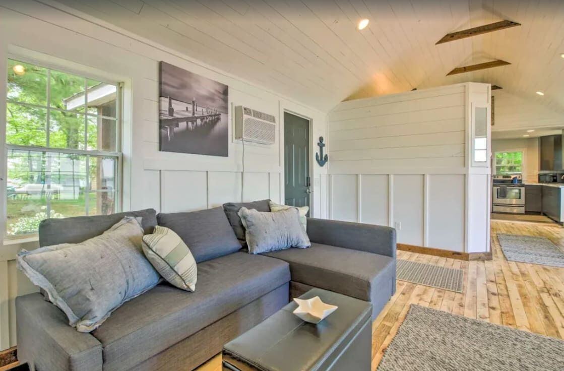 Cozy Cottage on South Long