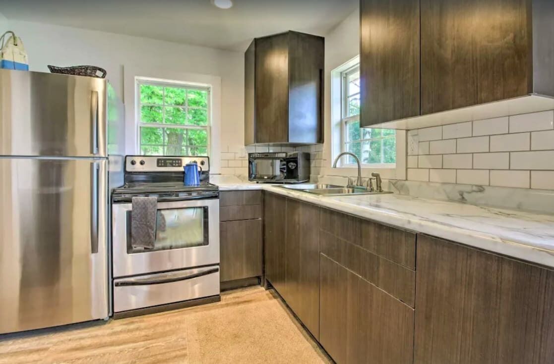 Cozy Cottage on South Long