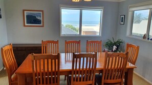 Dining - Family beach house at the Mount (Bay of Plenty)