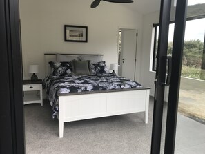 4 habitaciones, tabla de planchar con plancha y wifi