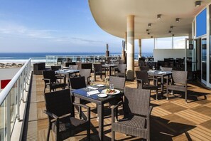 Outdoor dining - Praia del Rey 3 Bedroom Villa (Obidos)