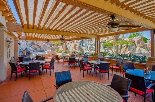 Heated Pool & Spa No Charge. Across The Street From Coachella & Stagecoach