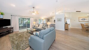 Unclassified image, 2 of 18, button - Dream Lake House minutes from Theme Parks (Orlando)