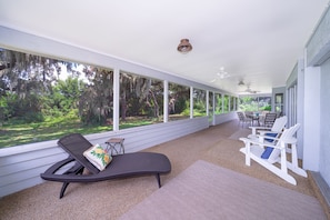 Outdoor dining - Dream Lake House minutes from Theme Parks (Orlando)