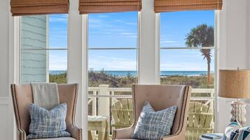 Smart TV, fireplace, DVD player