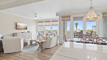 Smart TV, fireplace, DVD player