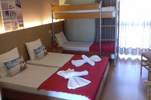 Room - Margarita Hotel (Corinth)