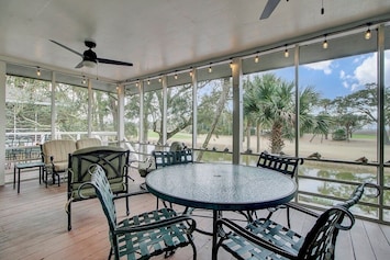Screened in Porch