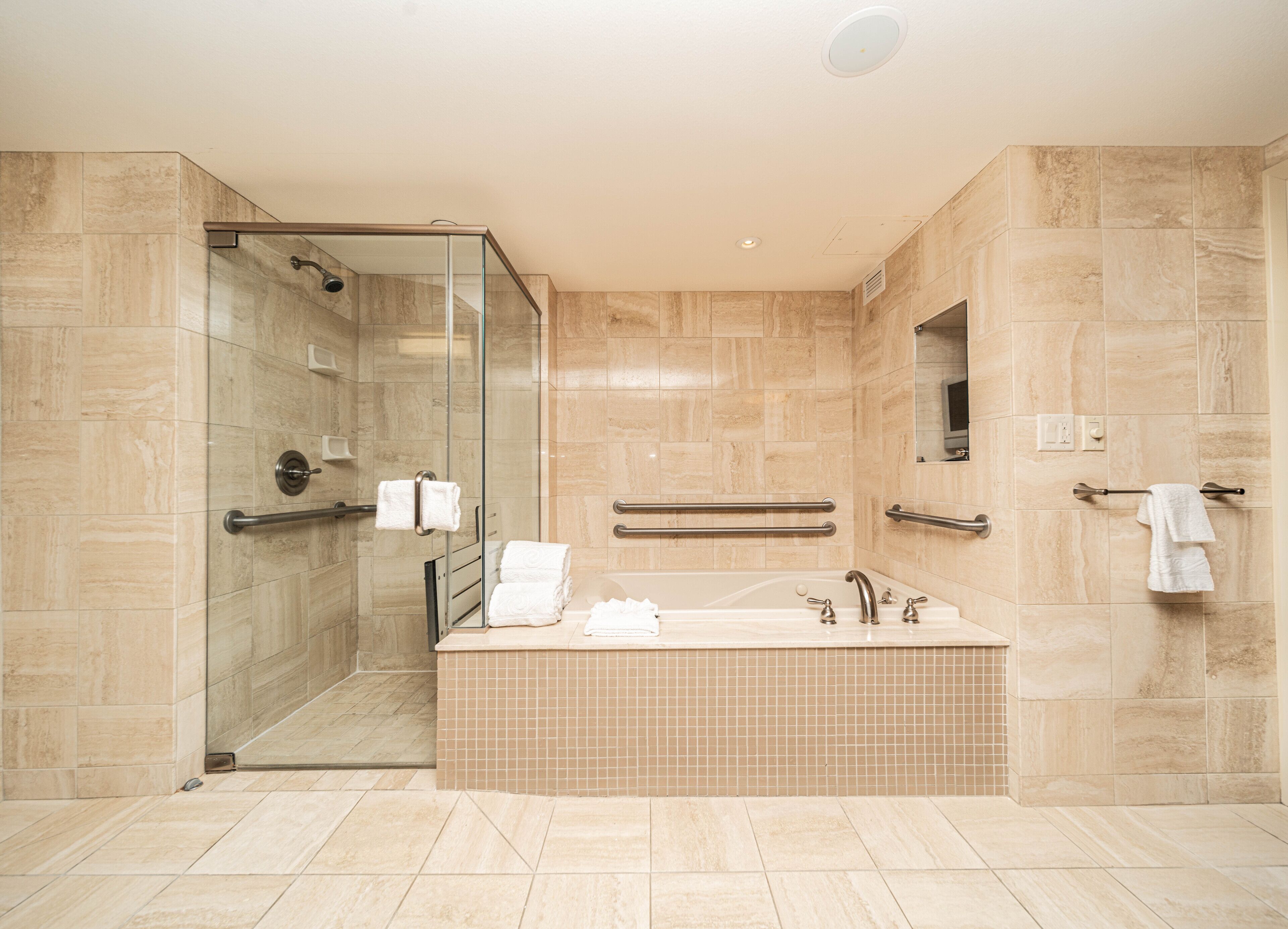 executive suite, 1 king bed with sofa bed (chairman) | bathroom | free toiletries, hair dryer, towels, soap