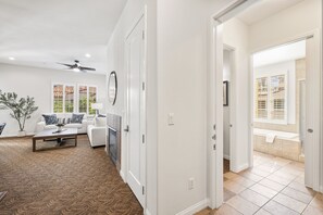 Interior - Mountain View! Cozy Luxury Retreat, Pet Friendly! - Upper (L76) (La Quinta)