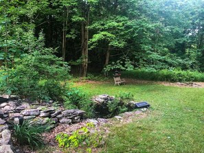 Property grounds - Paradise on 12 Acres with A/C and Pool Nearby (Bloomville)