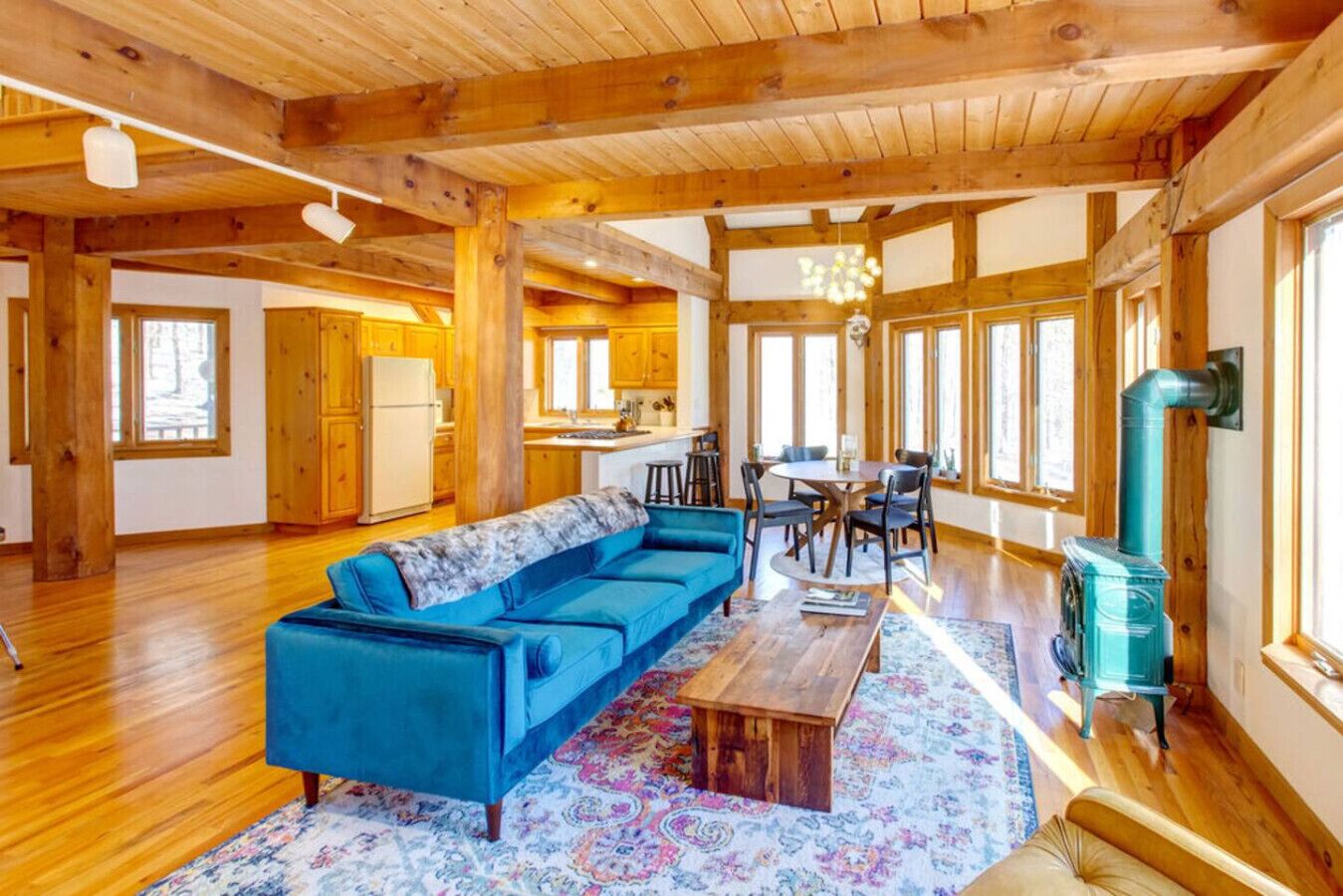 TV, peis og bordtennis