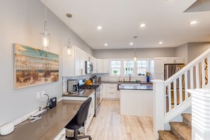 Fridge, microwave, oven, stovetop - Coastal gem near the beach with spacious layout - walk to dining & shops (Newport)