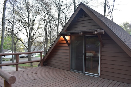 Property grounds. Log Cabin at Lake Koshkonong - “The Overlook”