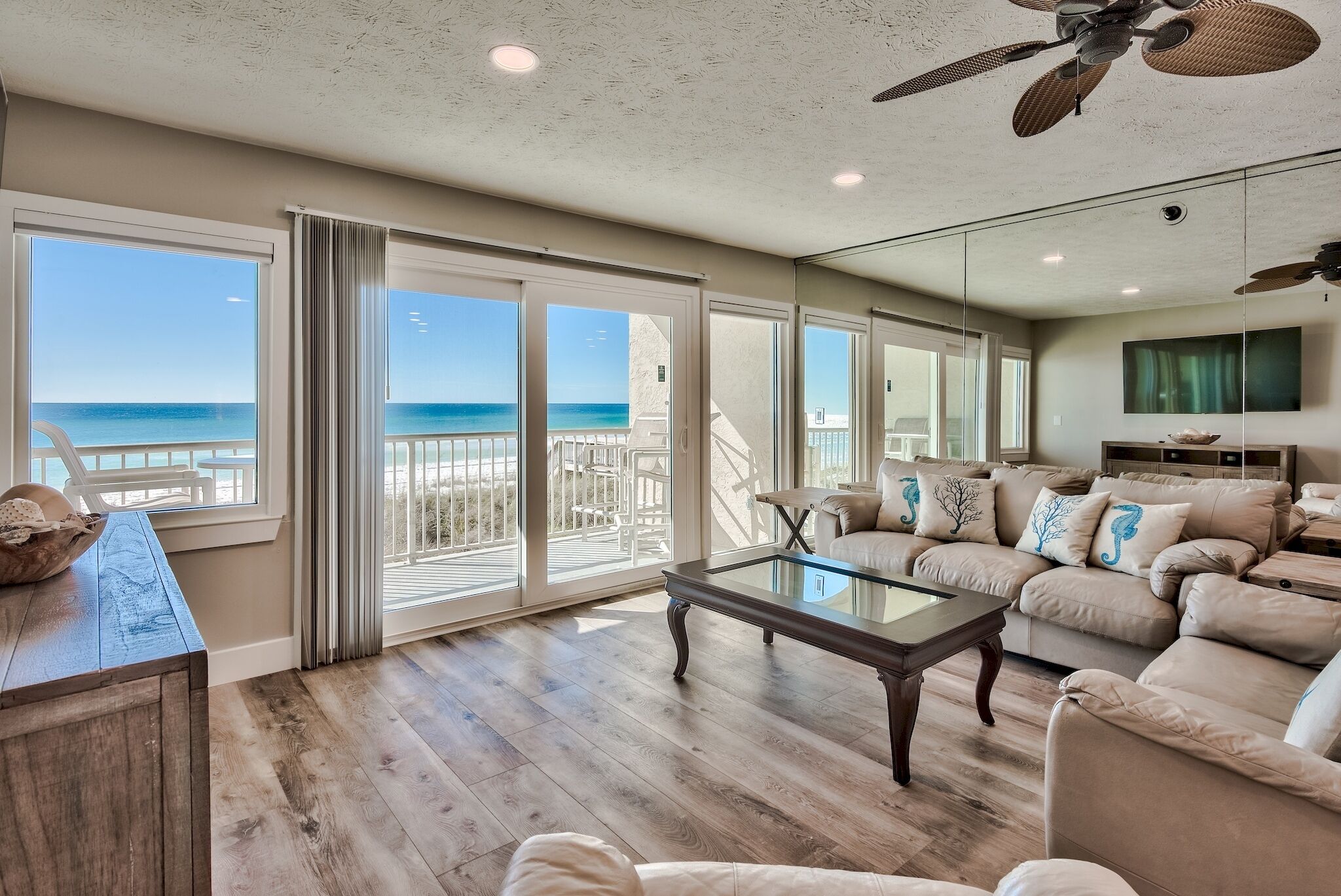 Smart TV, DVD player