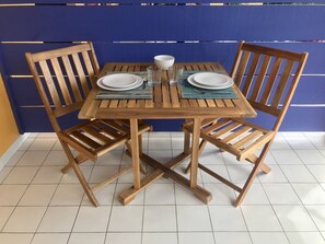 Dining - T2, Trois-Ilets, close to amenities and beach. (Les Trois-Îlets)