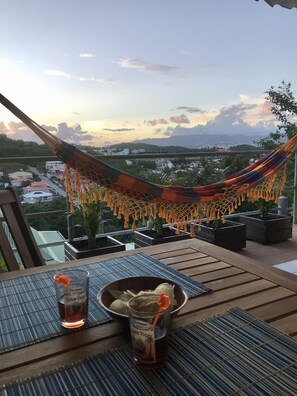 Property grounds - T2, Trois-Ilets, close to amenities and beach. (Les Trois-Îlets)