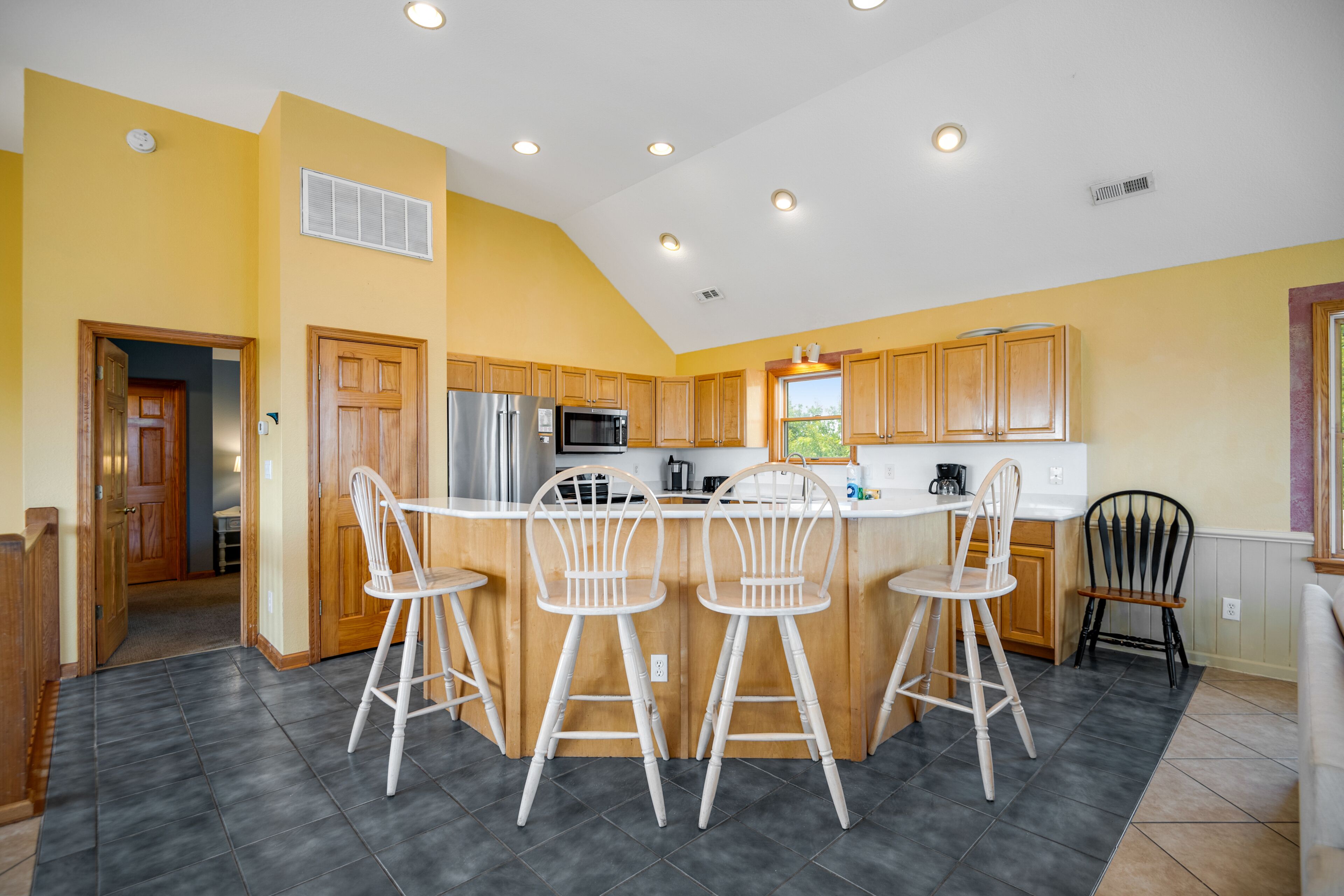 Oceanside In Corolla w/Heated Pool, Hot Tub & Rec Room w/Pool Table