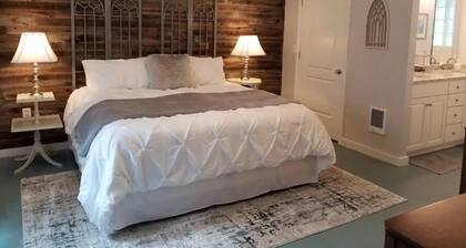 Corner Cottage