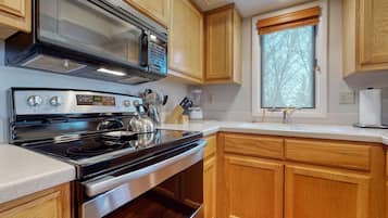 Frigorífic, microones, forn i placa de cuina