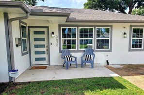 Exterior - Little White Lighthouse<br>NRG/UH/TSU/RICE/Midtown/Downtown (Houston)