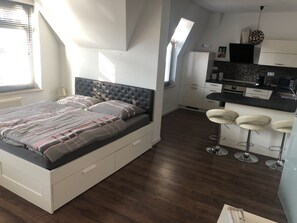 1 室のベッドルーム、アイロン / アイロン台、WiFi、ベッドシーツ