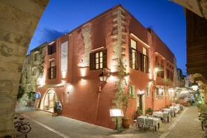 Outdoor dining - Veneto Boutique Hotel (Rethymno)