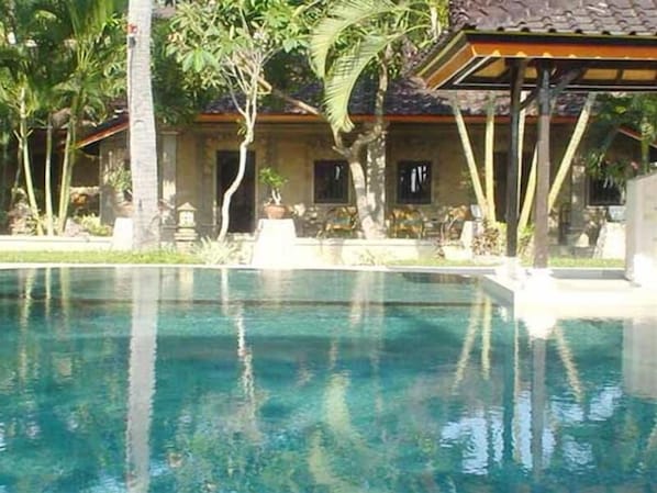 Indoor pool, outdoor pool