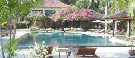 Innenpool, Außenpool