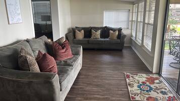 Smart TV, mesa de pingue-pongue