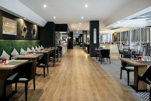 Dining - Four Points by Sheraton Dar es Salaam New Africa (Dar es Salaam)