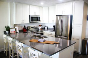 Villa, 3 Bedrooms | Private kitchen