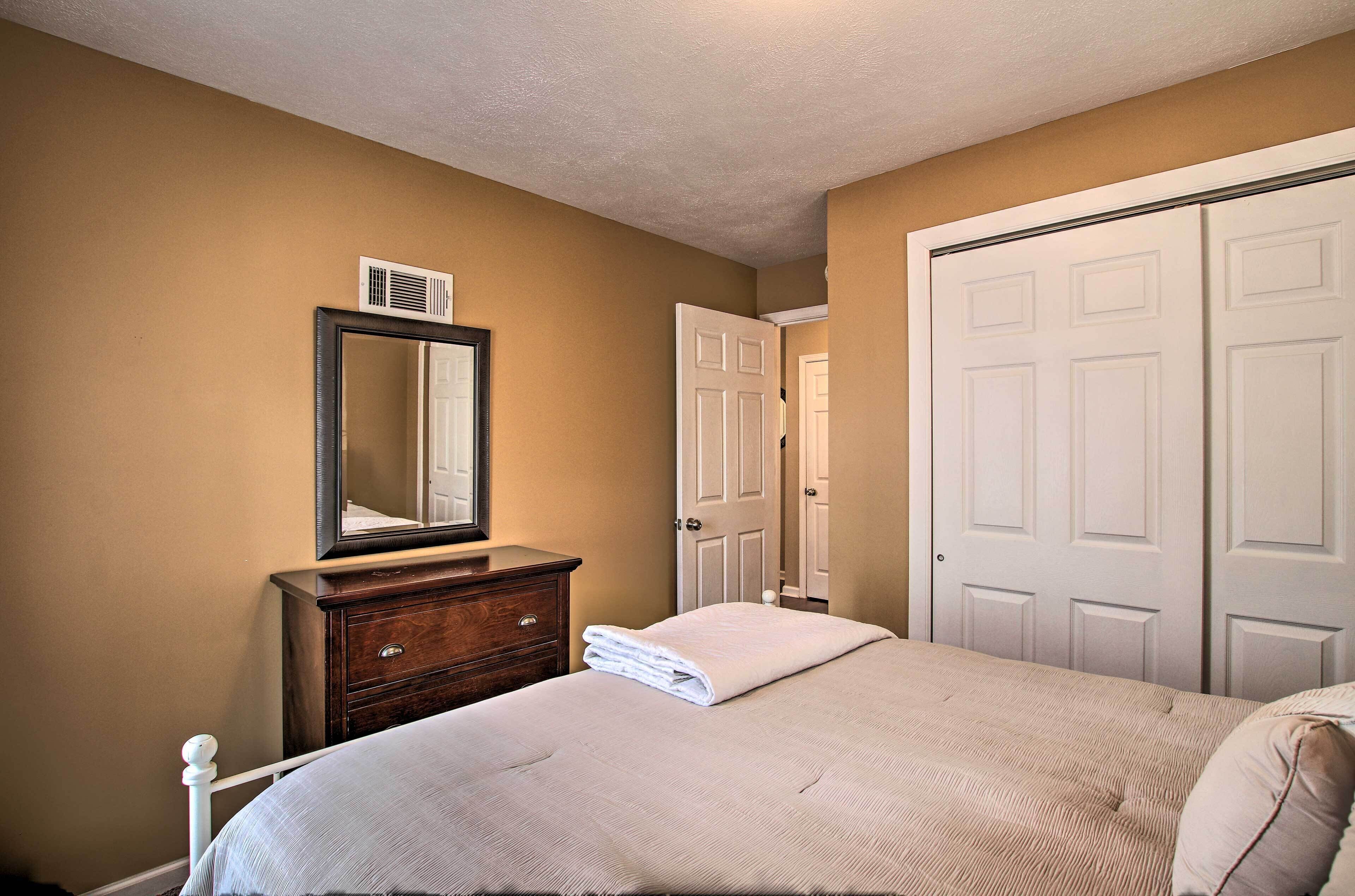 Cottage w/Yard, Walk to Historic Attractions!