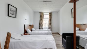 Egyptiske bomuldslagner, premium-sengetøj, pengeskab på værelset